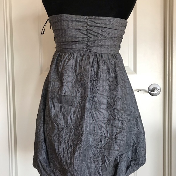 QUE, us 8 size pinstripe balloon dress. - Picture 2 of 5
